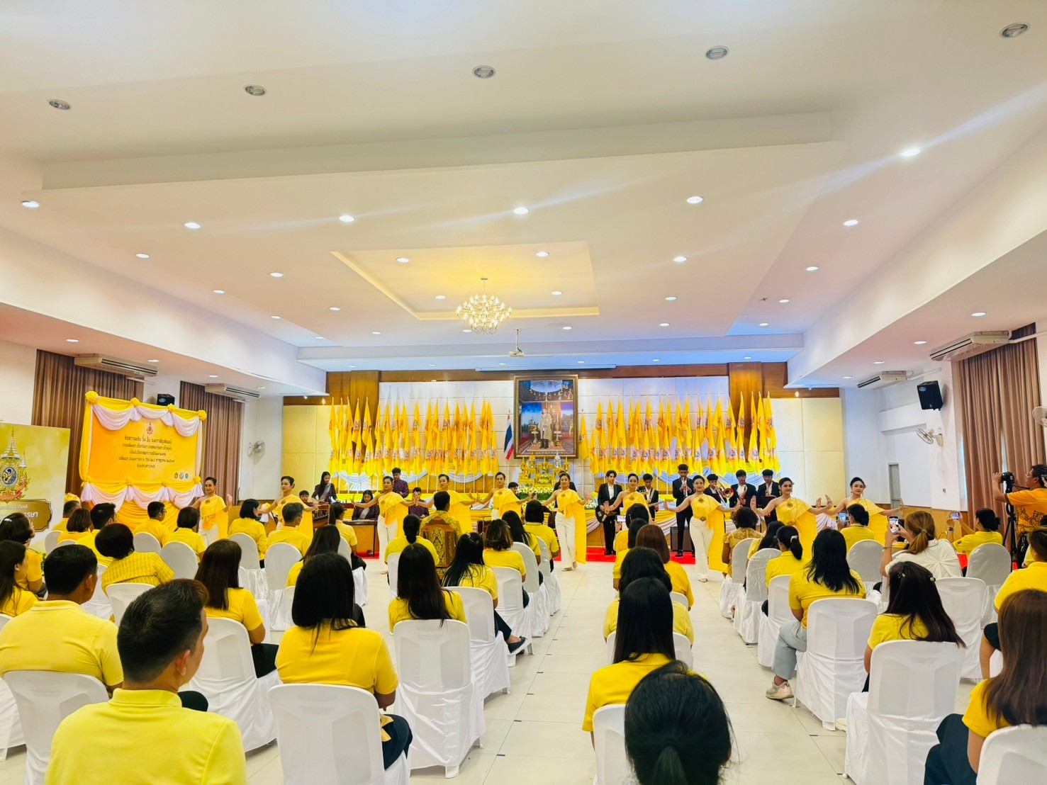 title - ร่วมพิธีกิจกรรมเฉลิมฉลองธงตราสัญลักษณ์งานเฉลิมพระเกียรติพระบาทสมเด็จพระเจ้าอยู่หัว เนื่องในโอกาสพระราชพิธีมหามงคลเฉลิมพระชนมพรรษา 6 รอบ 28 กรกฎาคม 2567 ของจังหวัดนครนายก ร่วมพิธีเปิดนิทรรศการเฉลิมพระเกียรติพระบาทสมเด็จพระเจ้าอยู่หัว เกี่ยวกับพระราชประวัติและพระราชกรณียกิจและรับชมการแสดงบูชาพญาสัตตนาคาปกป้องรักษาพระบาทไท้ เทิดพระเกียรติสยมภูวไนยราชามหาวชิราลงกรณ์